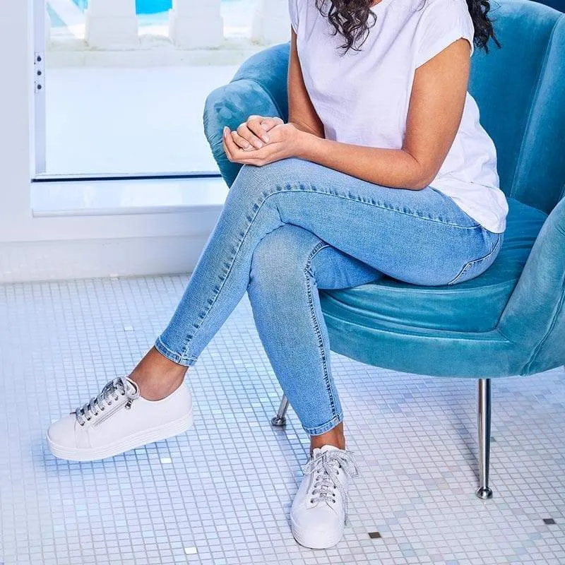 Flexible Outsole Breath Comfort Hero: White Leather