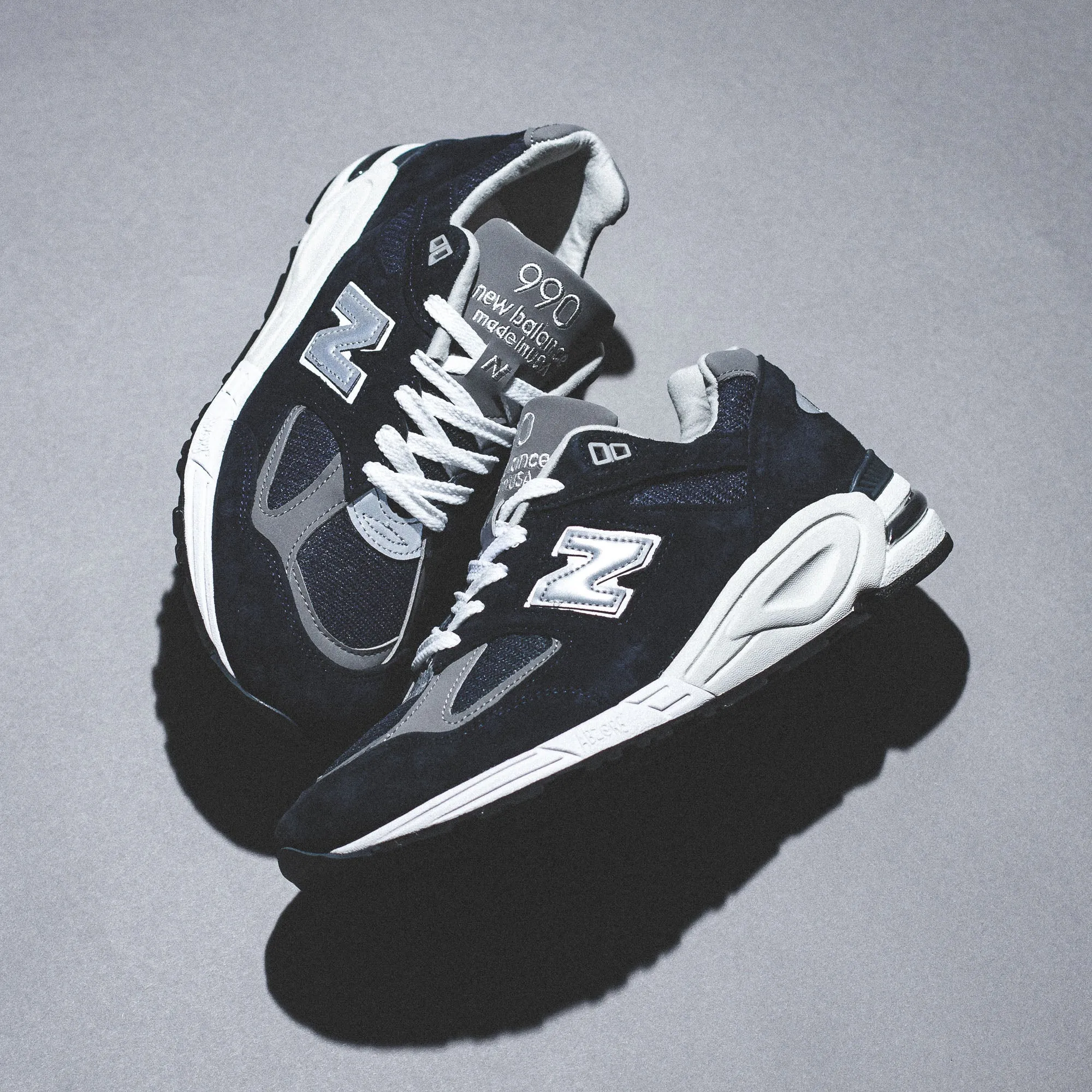 New Balance Men 990v2 Navy Made In USA M990NB2 SlipOnConvenience Late evening accessory