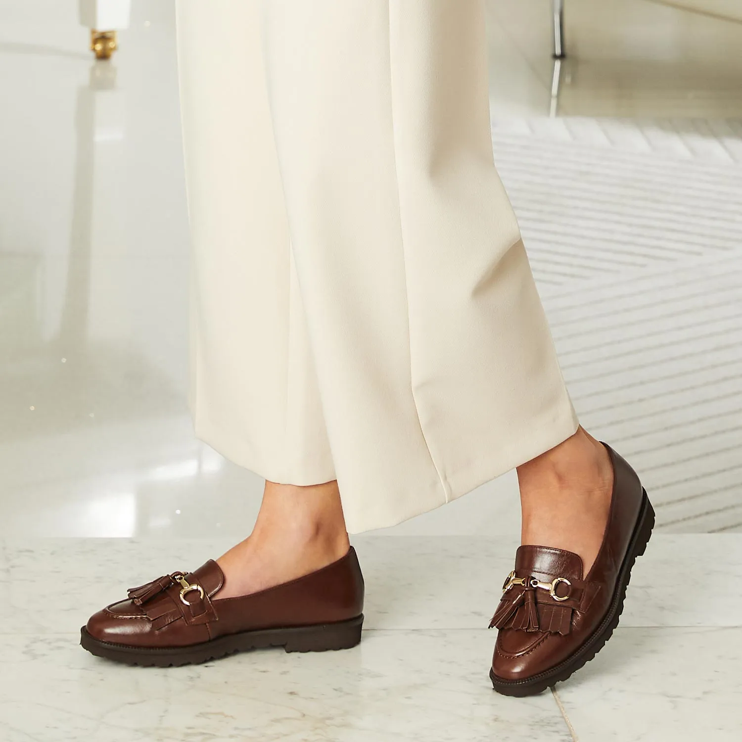Gentle Walk Coach Hike Tanner: Chestnut Leather