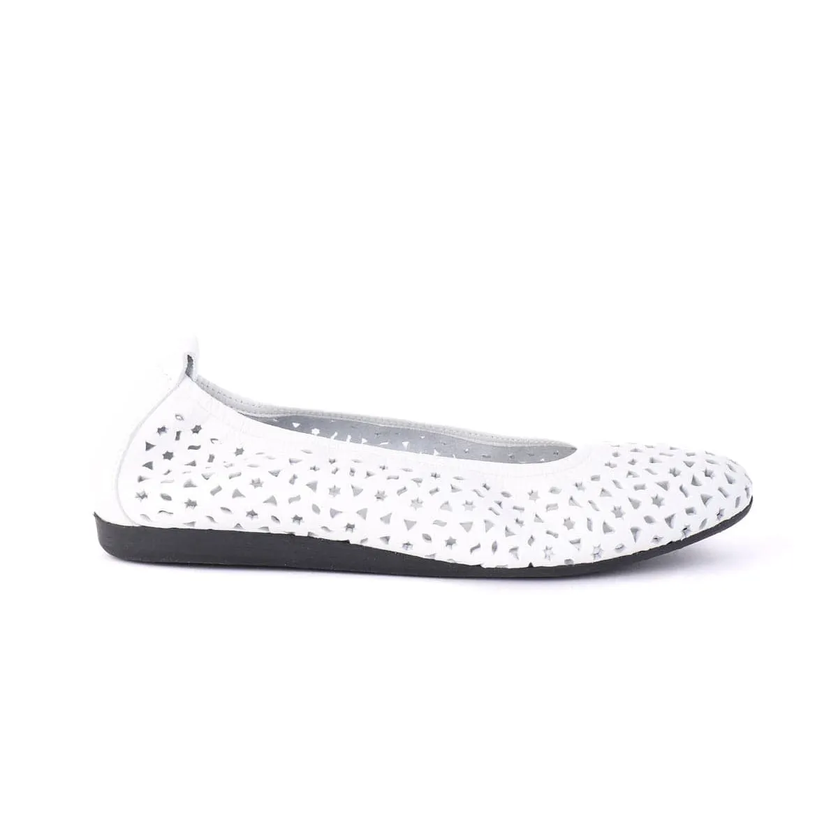 LILY White Mountain Walk Lesson Step