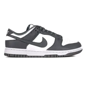 City Routine Flex grooves Nike Dunk Low By Pushas 'Grey' (2022)