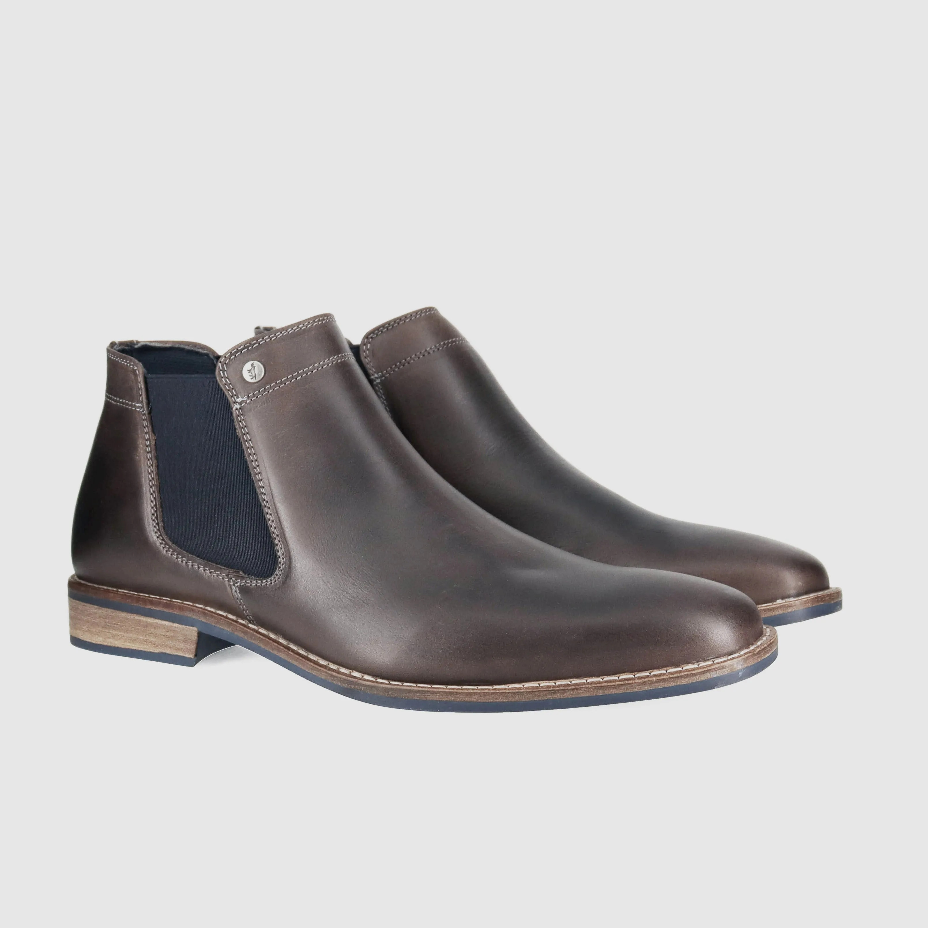 Subtle Aesthetic Travel Essential Drake Chelsea Boots Dark Grey