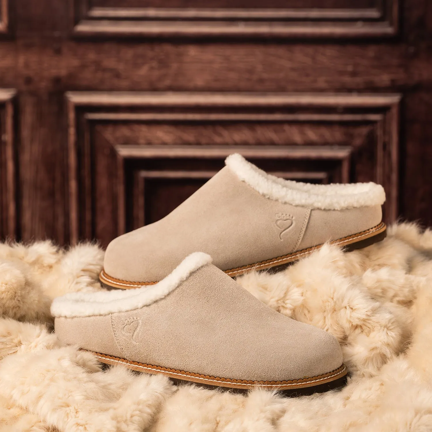 Snug: Cream Suede & Wool Anti   Blister
