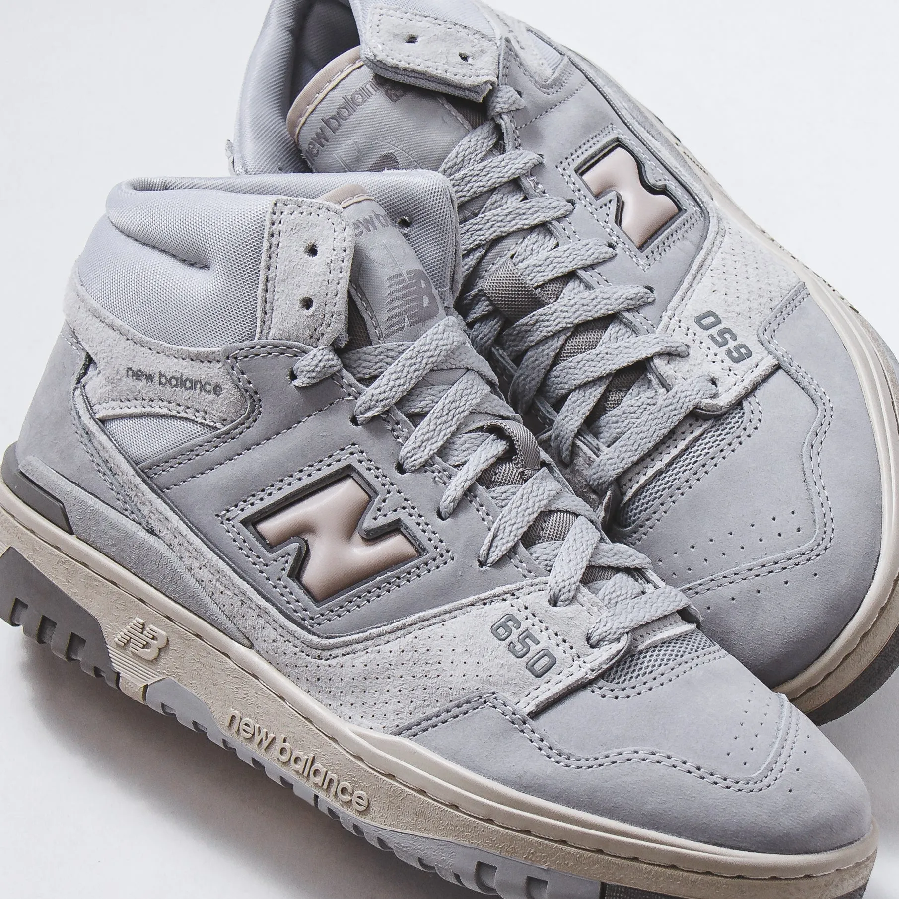 Contoured Arch Hug New Balance Men 650 Light Aluminum BB650RGG