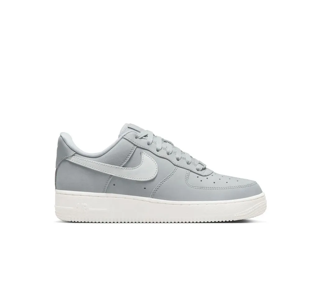 Road Ready Out And About WOMENS NIKE AIR FORCE 1 PRM