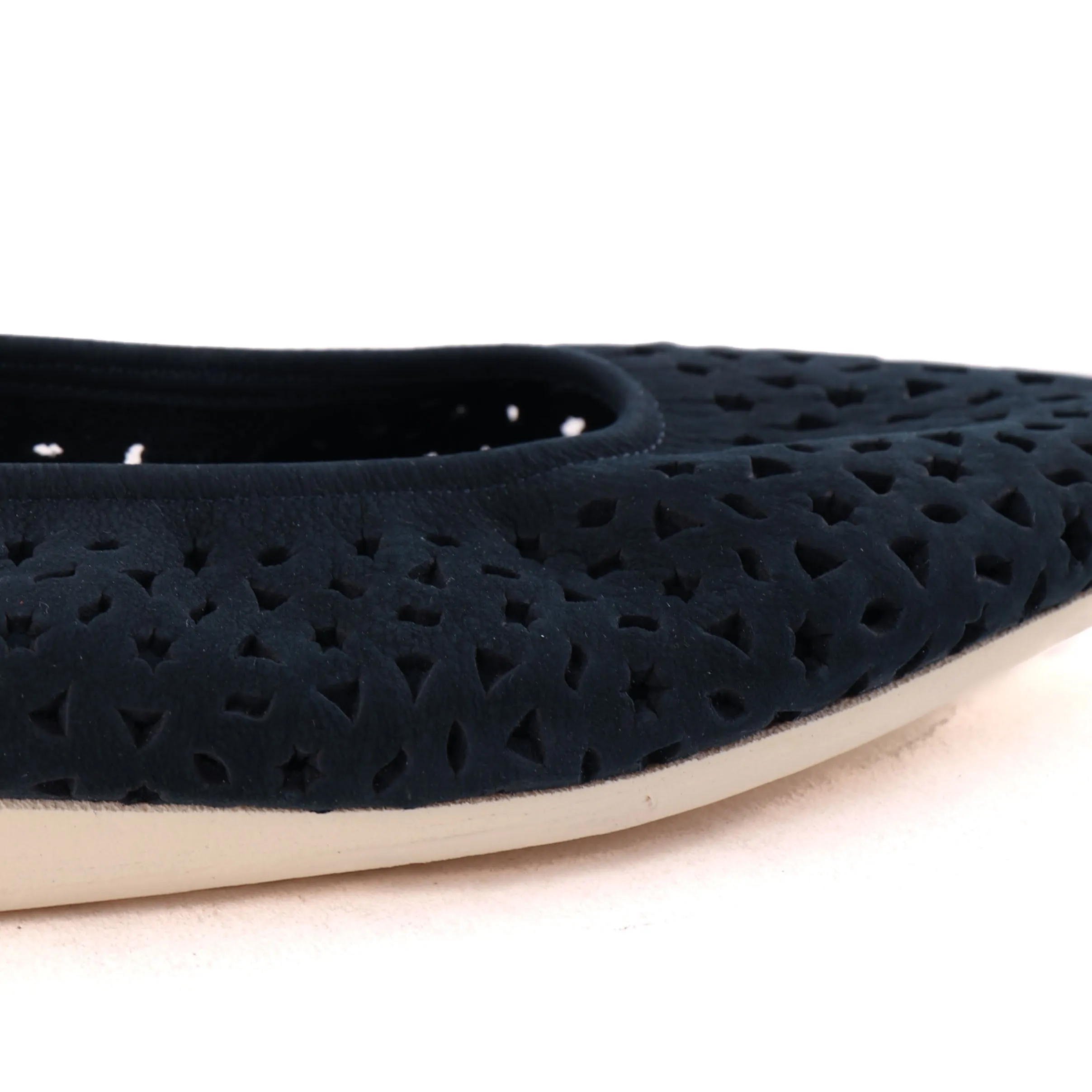 Durable Shoe Construction LILY Navy and White