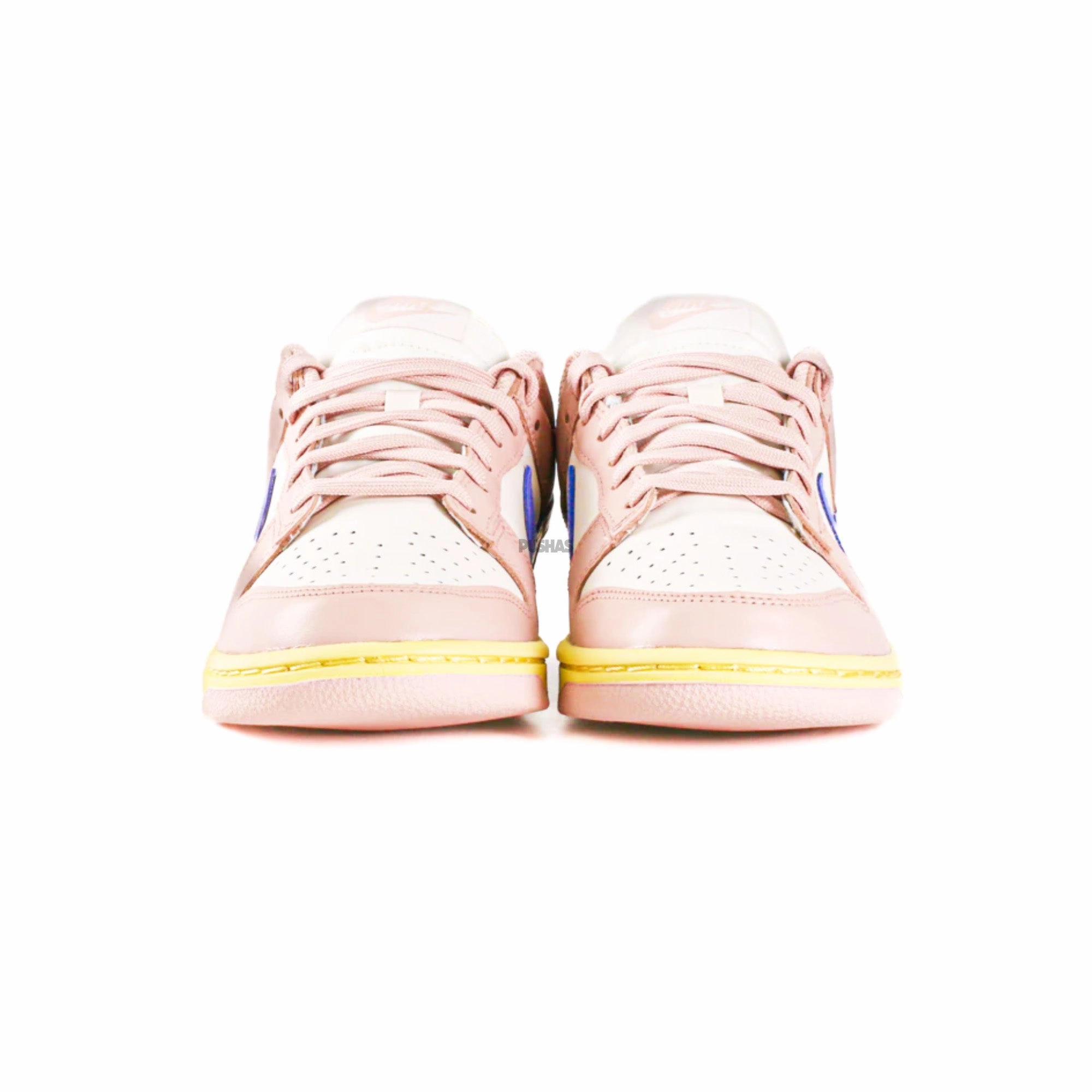 Sleek cushioning Breathable Upper Nike Dunk Low 'Pink Oxford' Women's (2022)