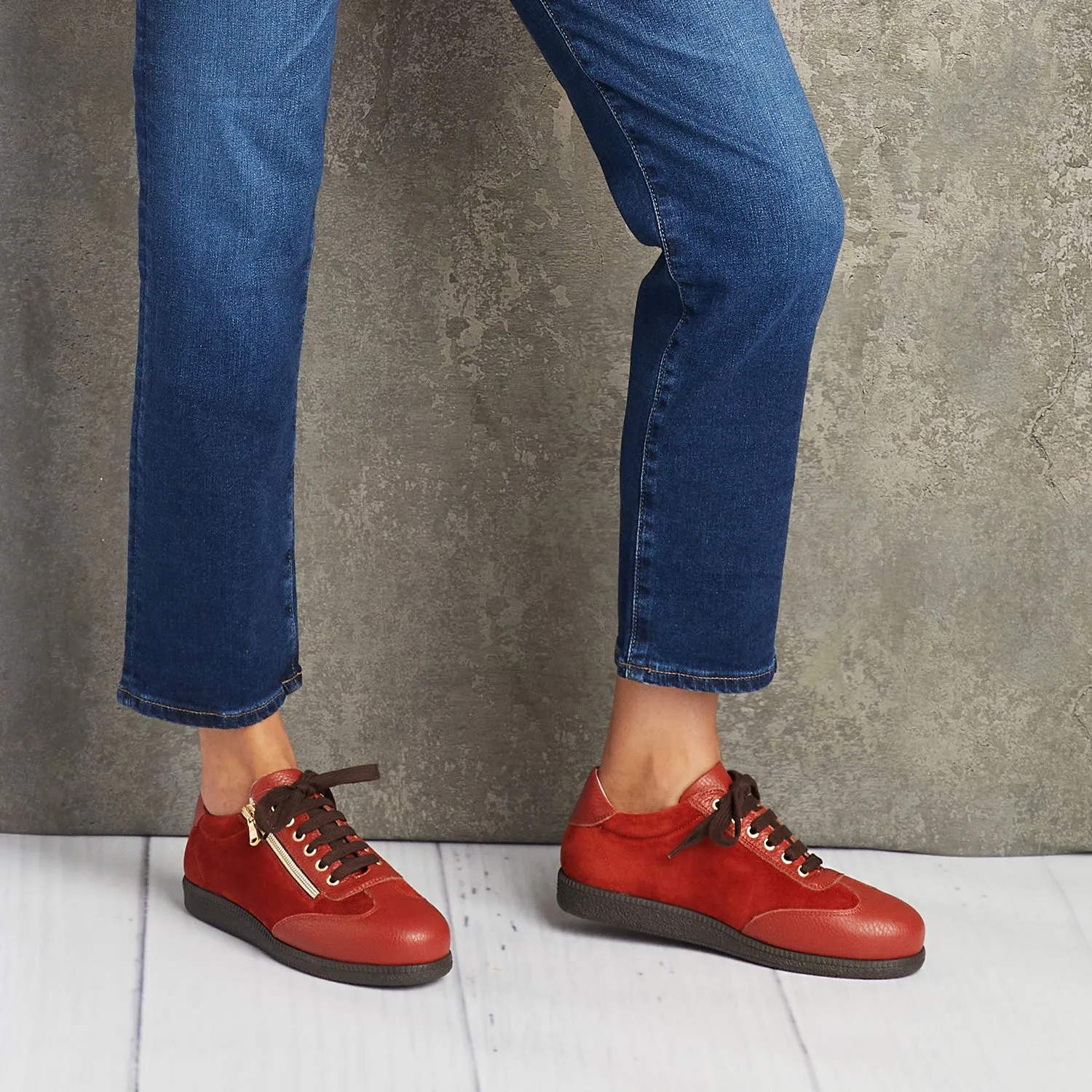 Low Top Design Padded Tongue Pixie: Cinnamon Suede