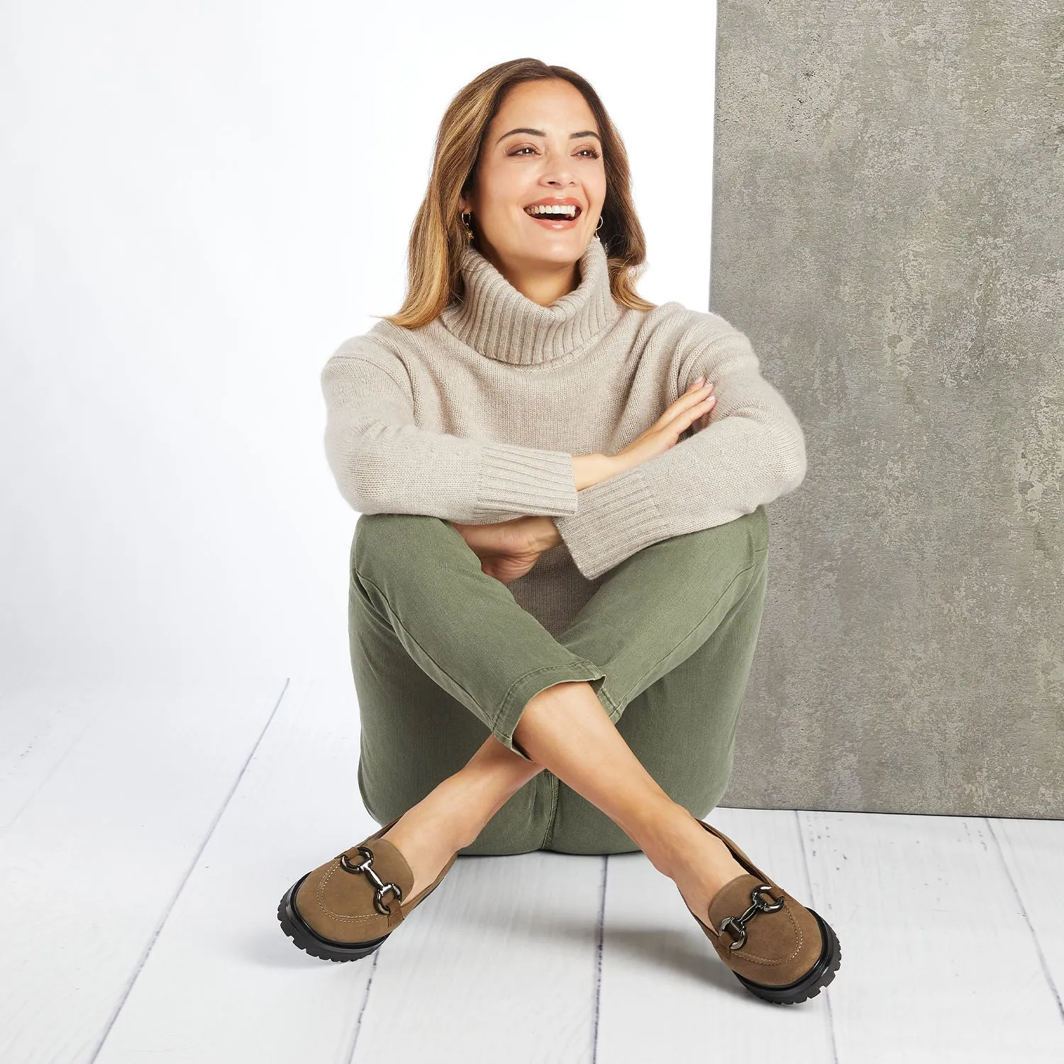 Effortless Look Treasure: Khaki Suede