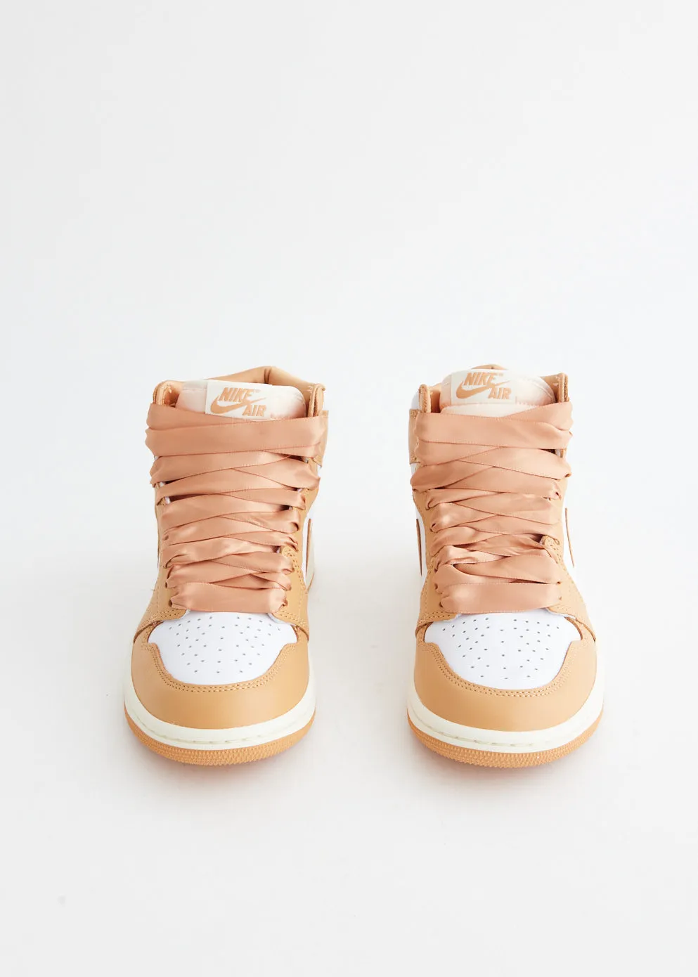 Street Mode Non Marking Outsole Women's Air Jordan 1 Retro High OG 'Praline' Sneakers