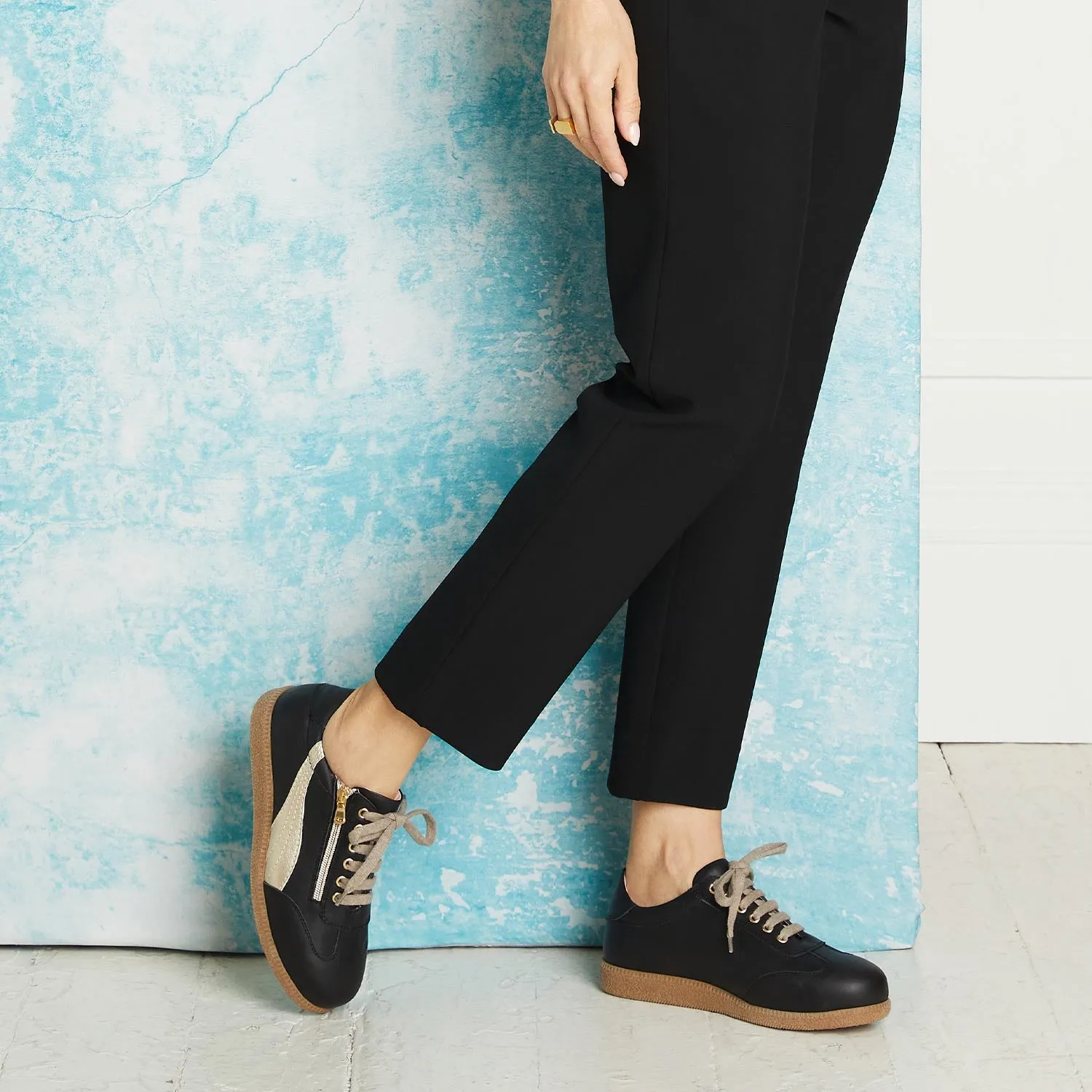 Swirl: Black Leather Farm Hike