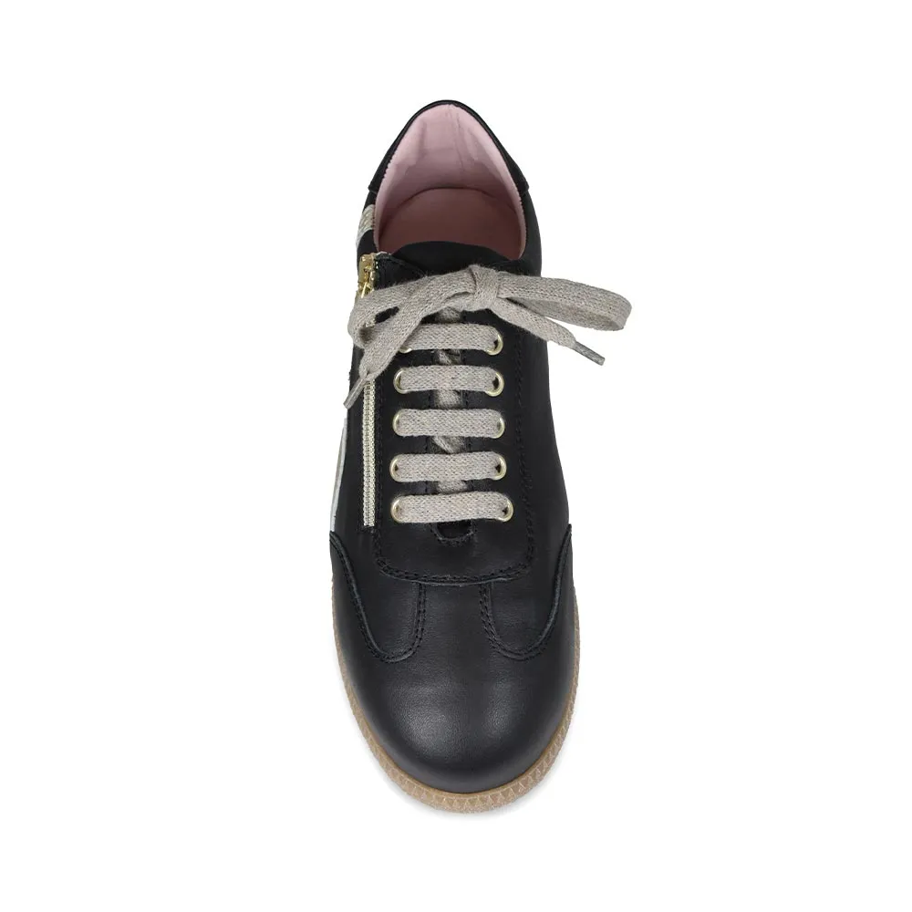 Swirl: Black Leather Marathon Pace Comfortable Step