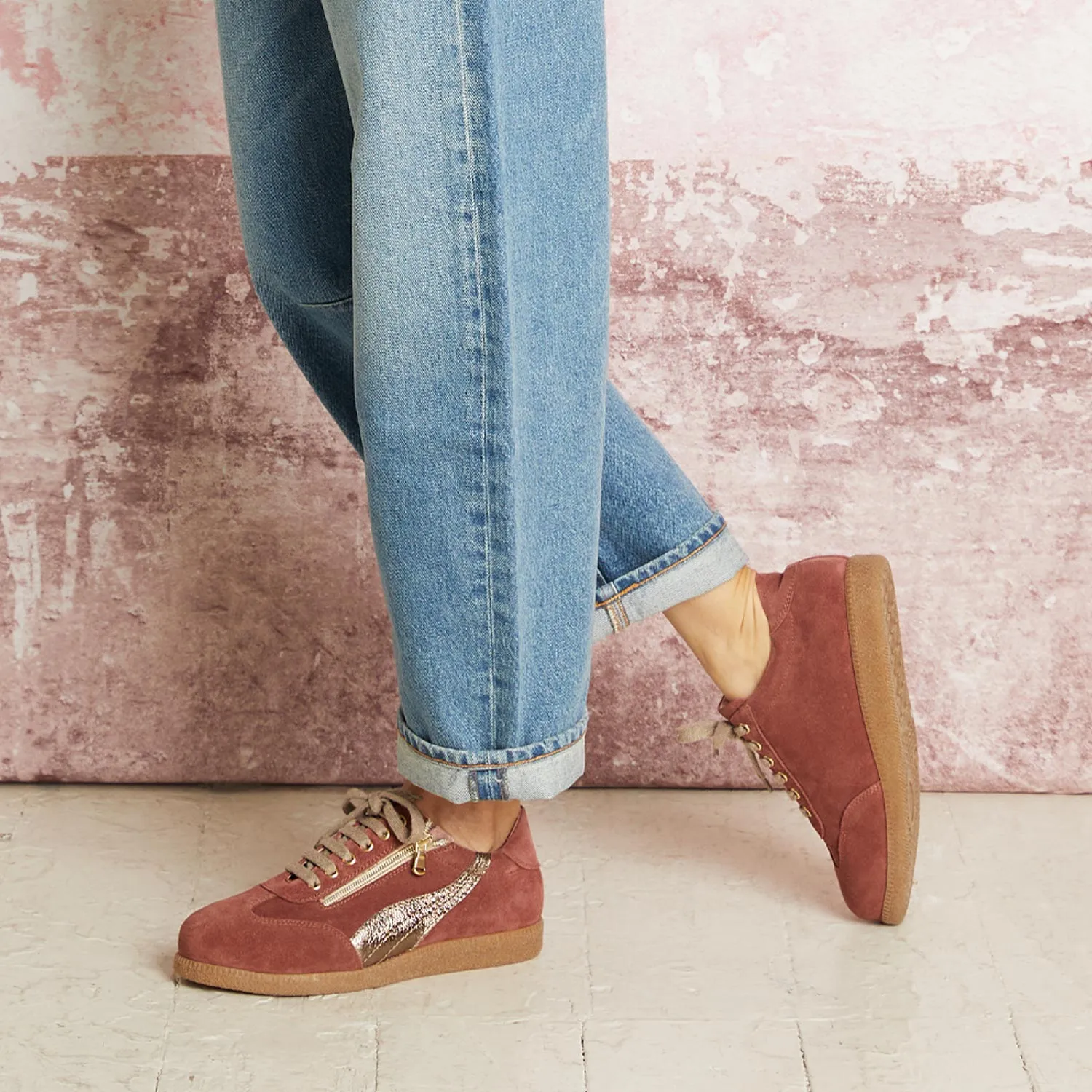 Premium Walk Swirl: Rose Suede