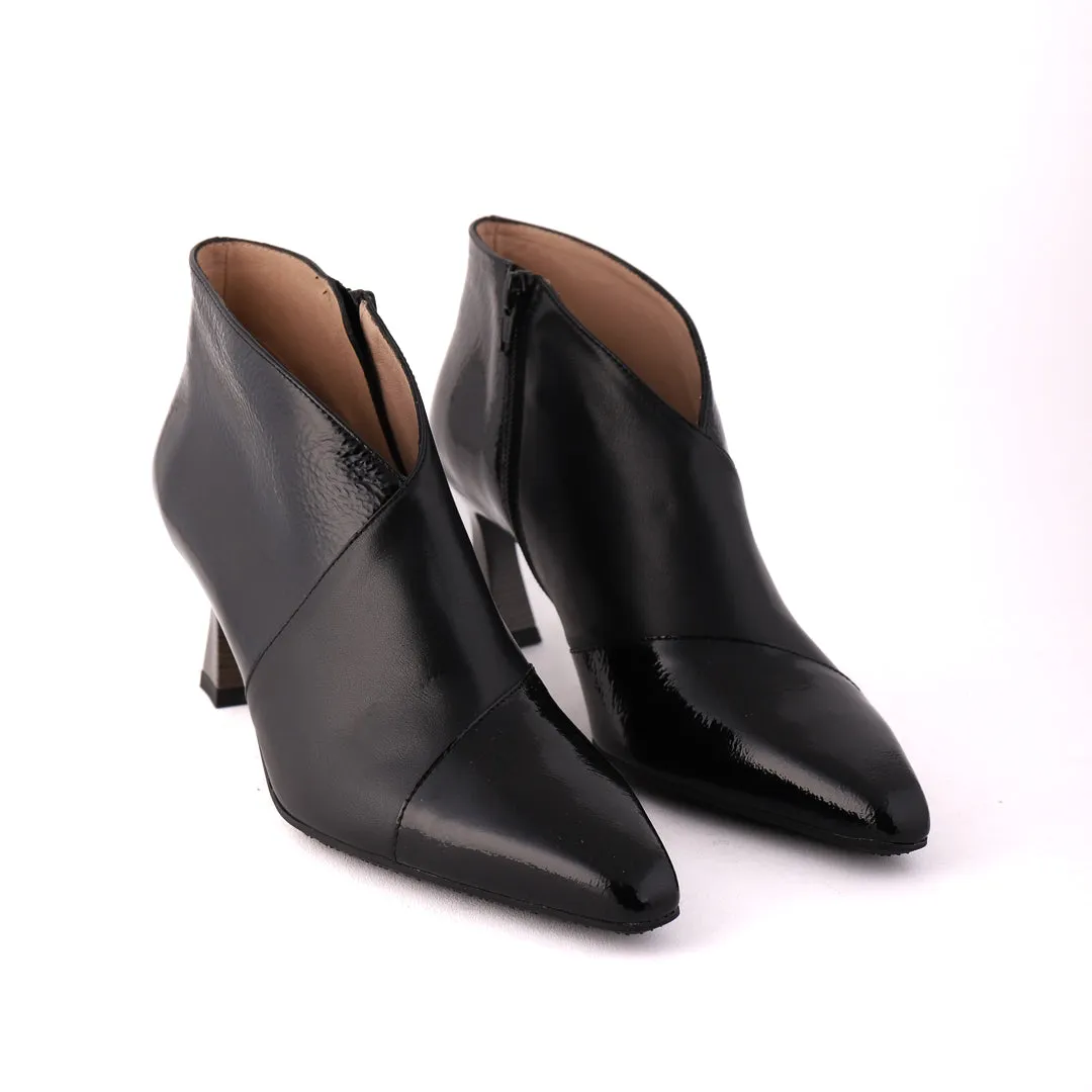 Resistant to wear Trail Friendly SYLVESTER Black Combo