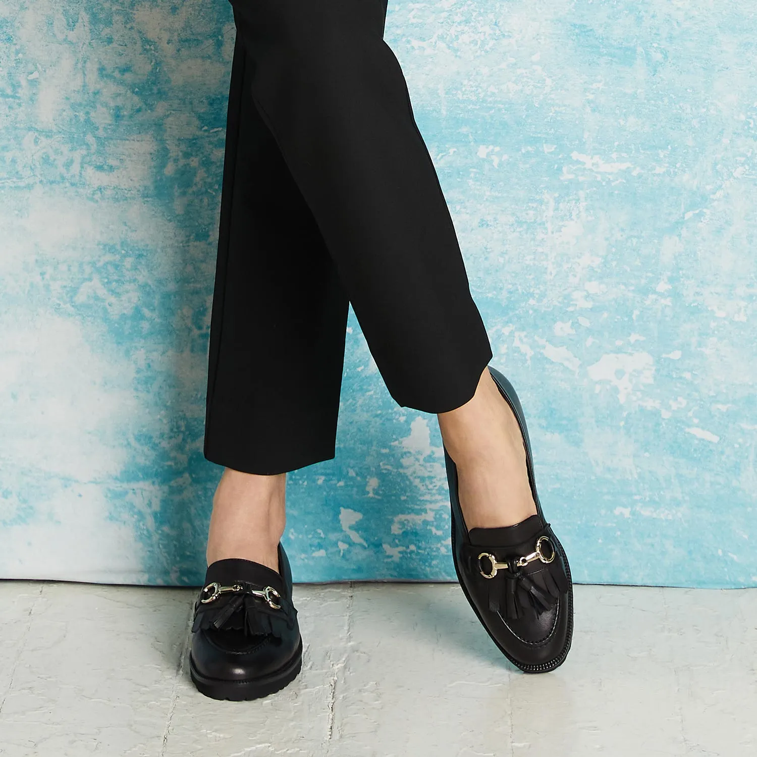 Tanner: Black Leather Anti scratch Low Profile