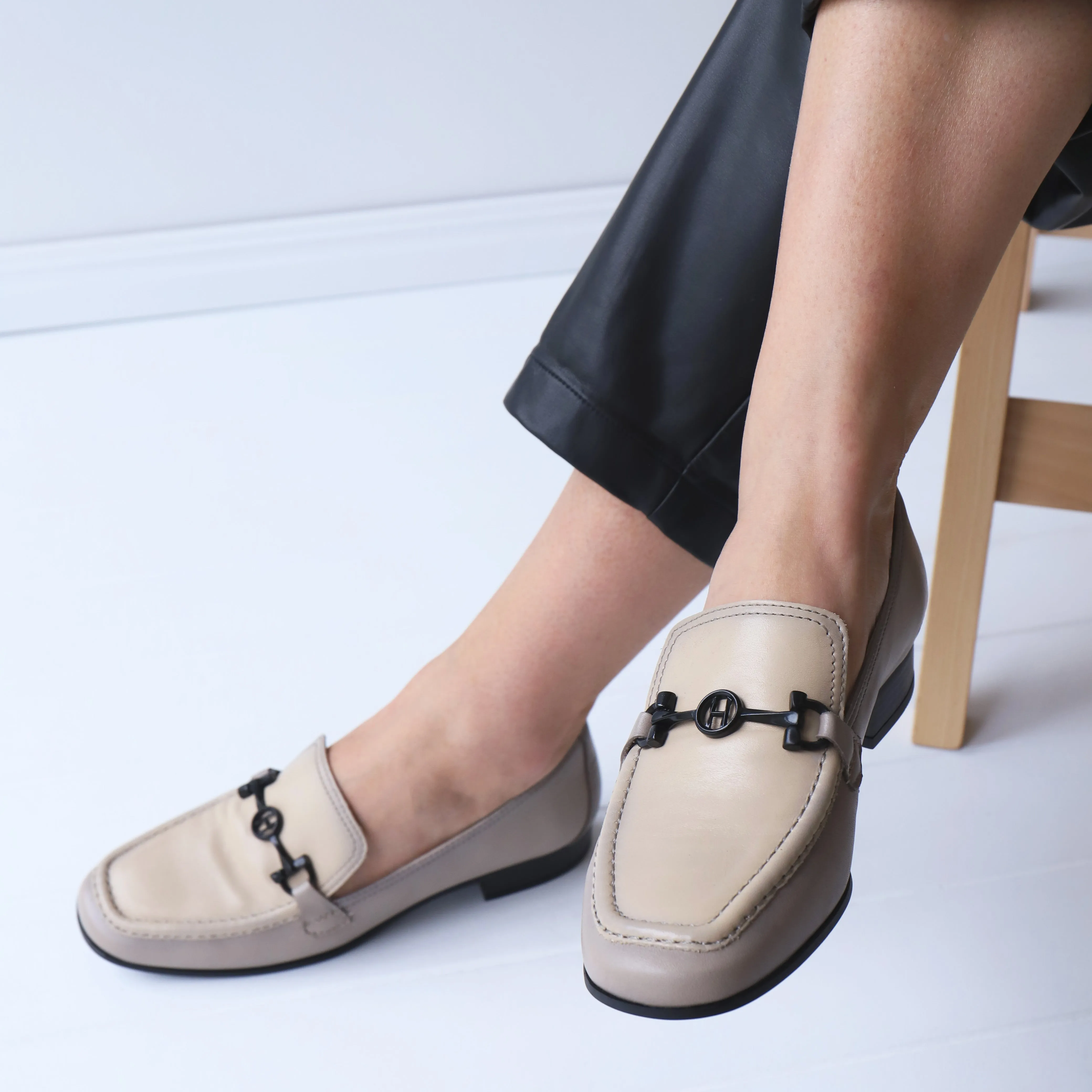 SALVADORE Taupe Combo Endless Shade Command Style