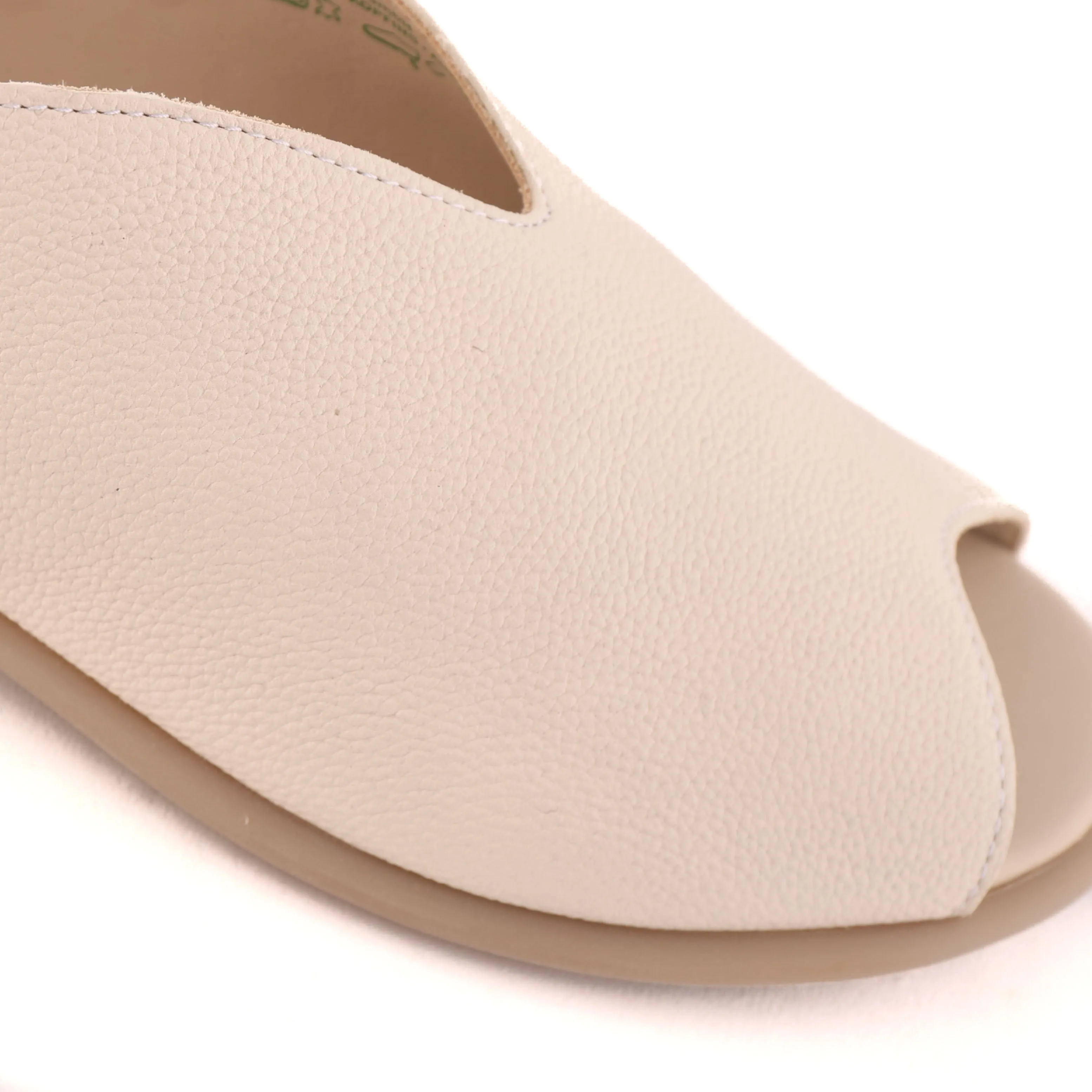 Simple Glam Every Step TITUS Ecru