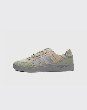 Adidas Tyshawn Low Shoe - Pebble/Grey Cloudy Jog Canvas Material