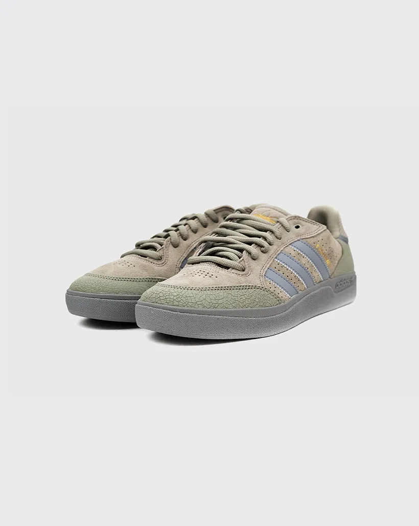Comfort Inserts Adidas Tyshawn Low Shoe - Pebble/Grey