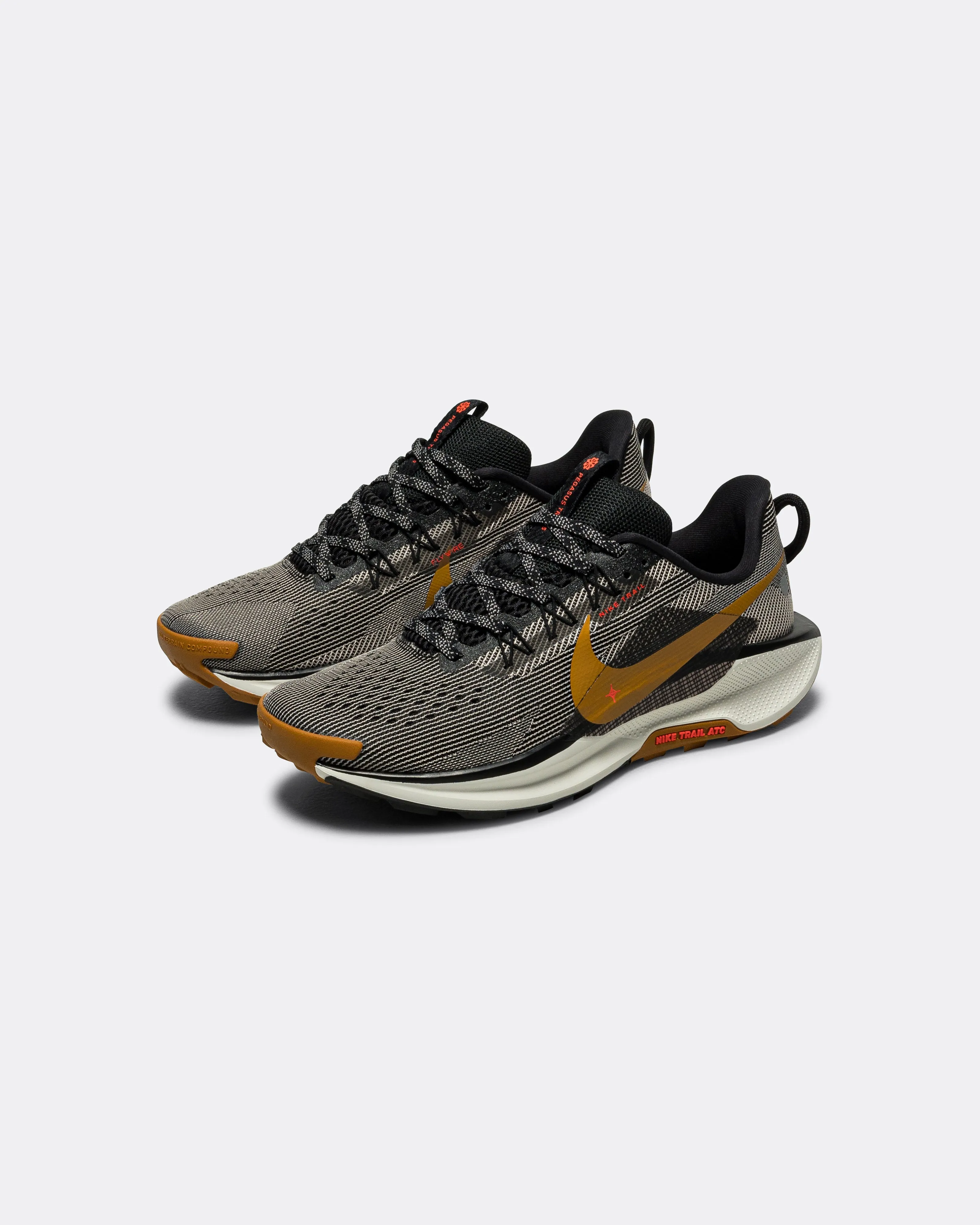 Mens React Pegasus Trail 5 - Black/Desert Ochre-Fir-College Grey Parkour Run