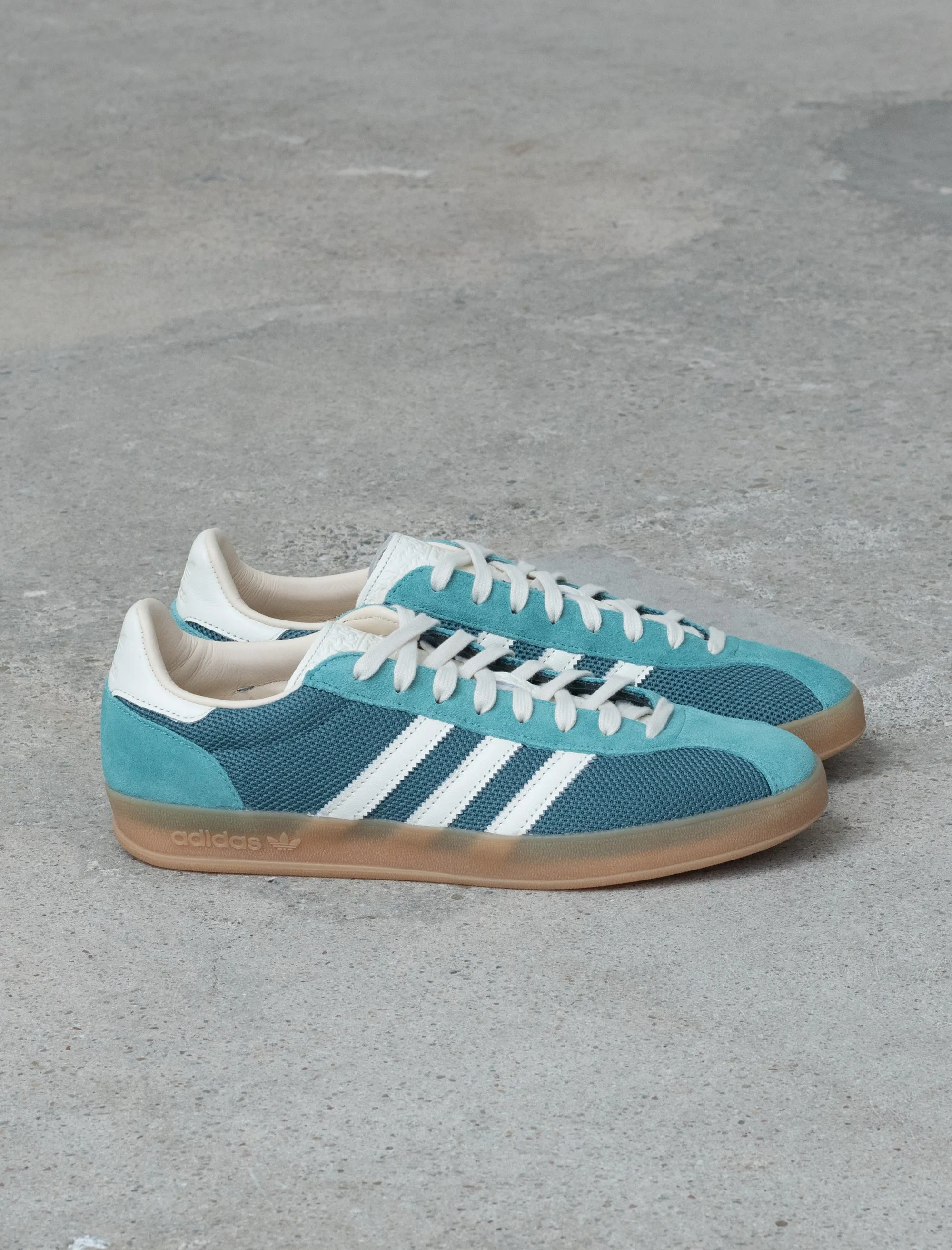 Compression Molding Gazelle Indoor Pro (Preloved Teal/Off White)