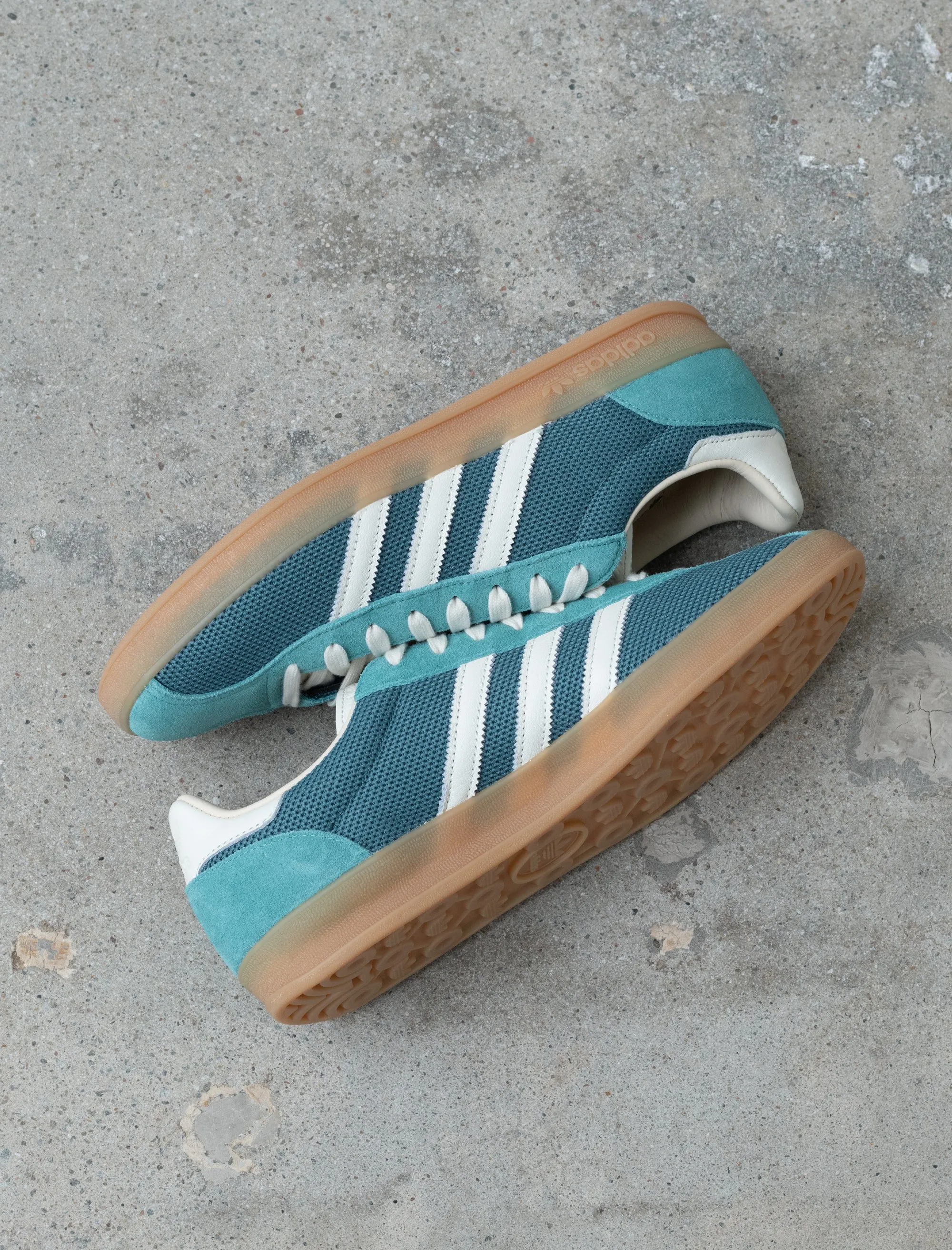 Gazelle Indoor Pro (Preloved Teal/Off White) Soft foam