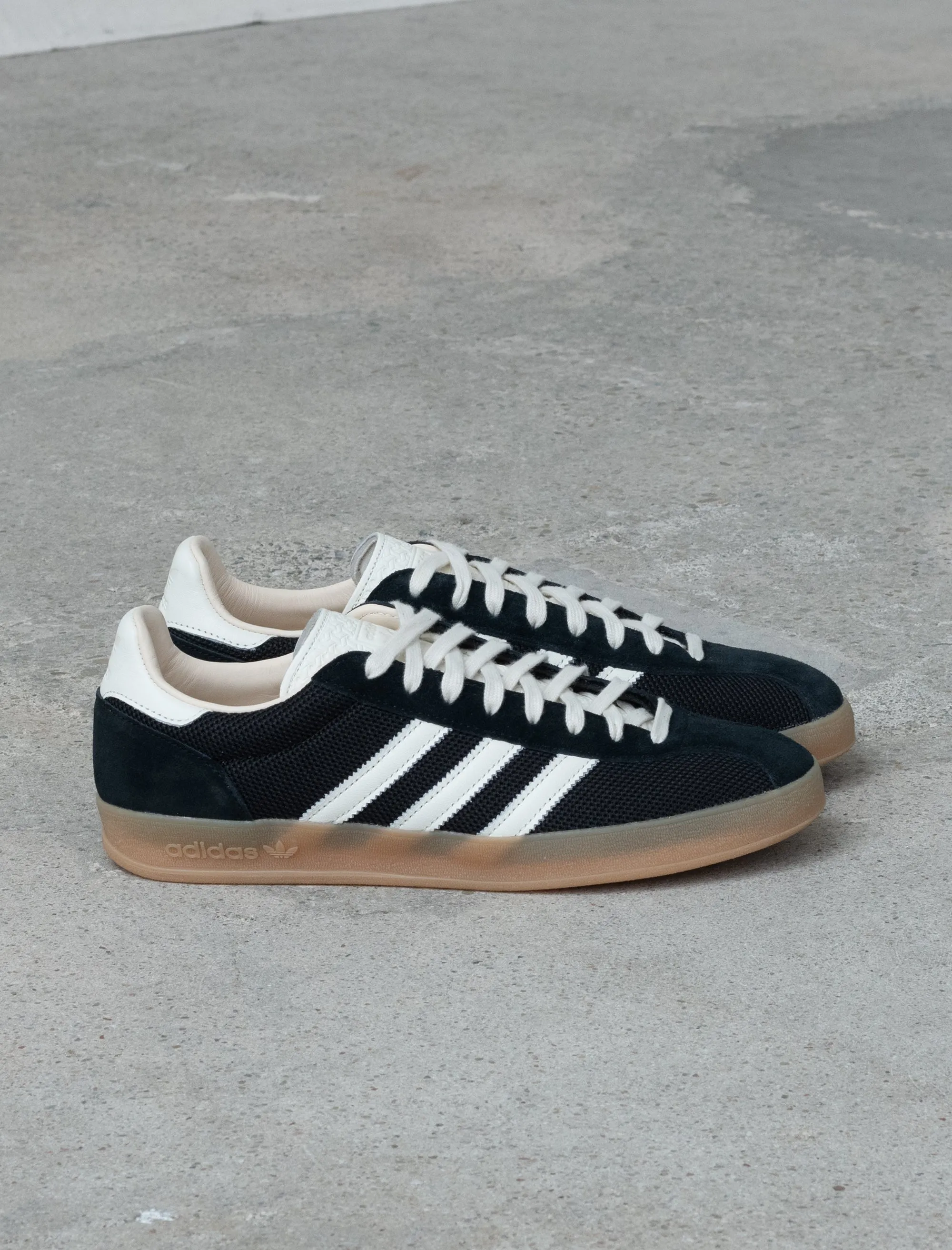 Gazelle Indoor Pro (Core Black/Off White) Urban Essential Reinforced Seams