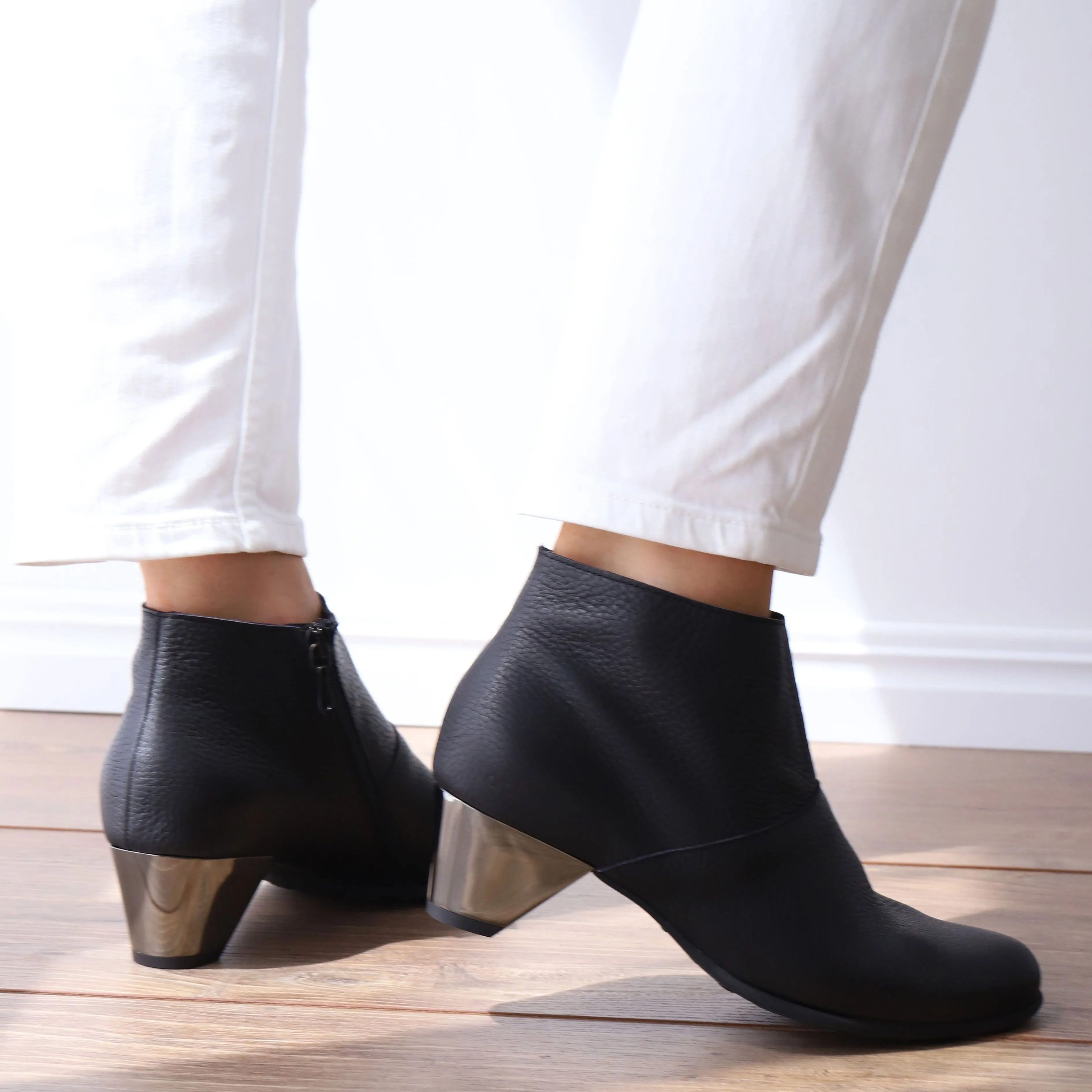 Eco Material Outdoor Trek Breathable mesh panel MARINA Black