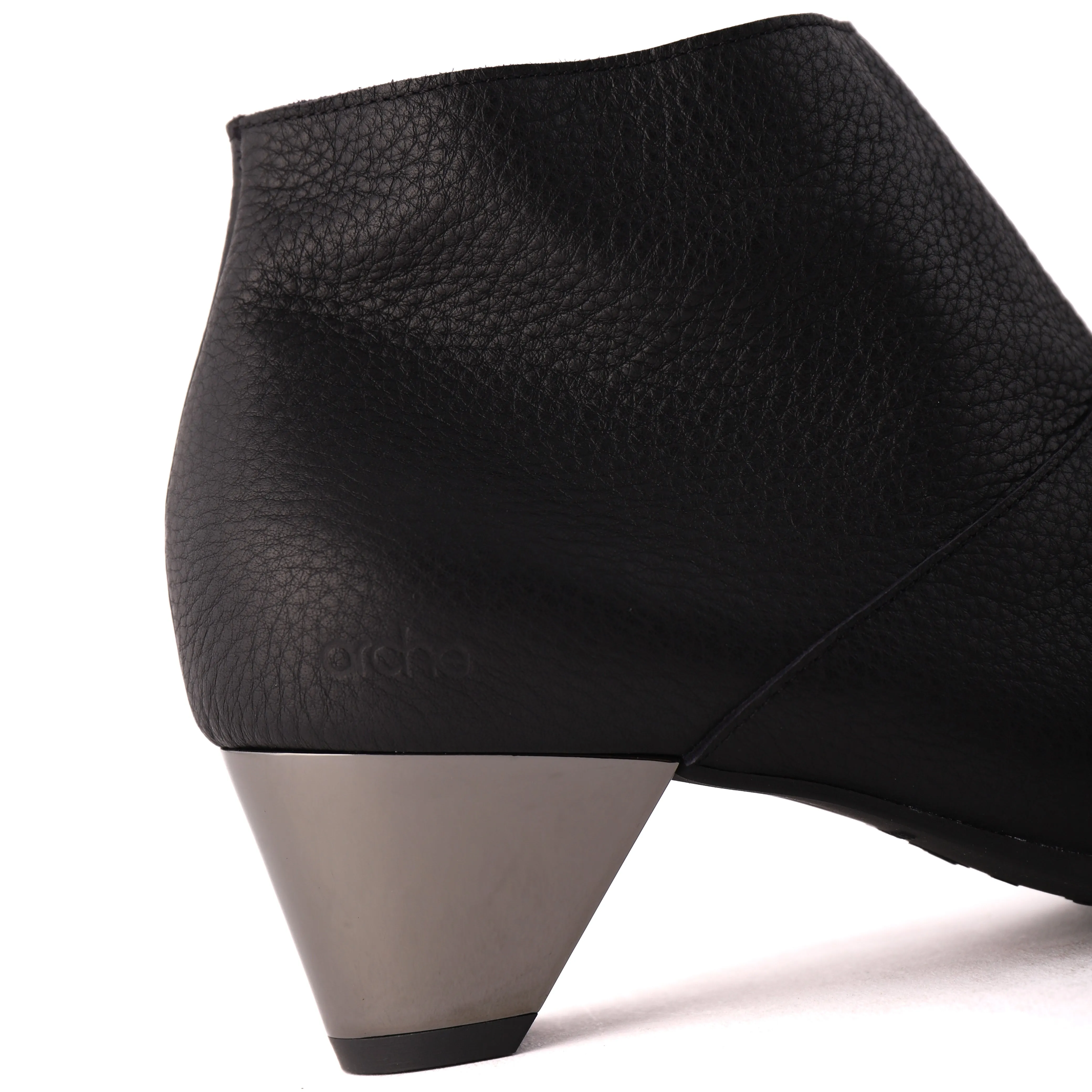 MARINA Black Flexible structure Low Maintenance