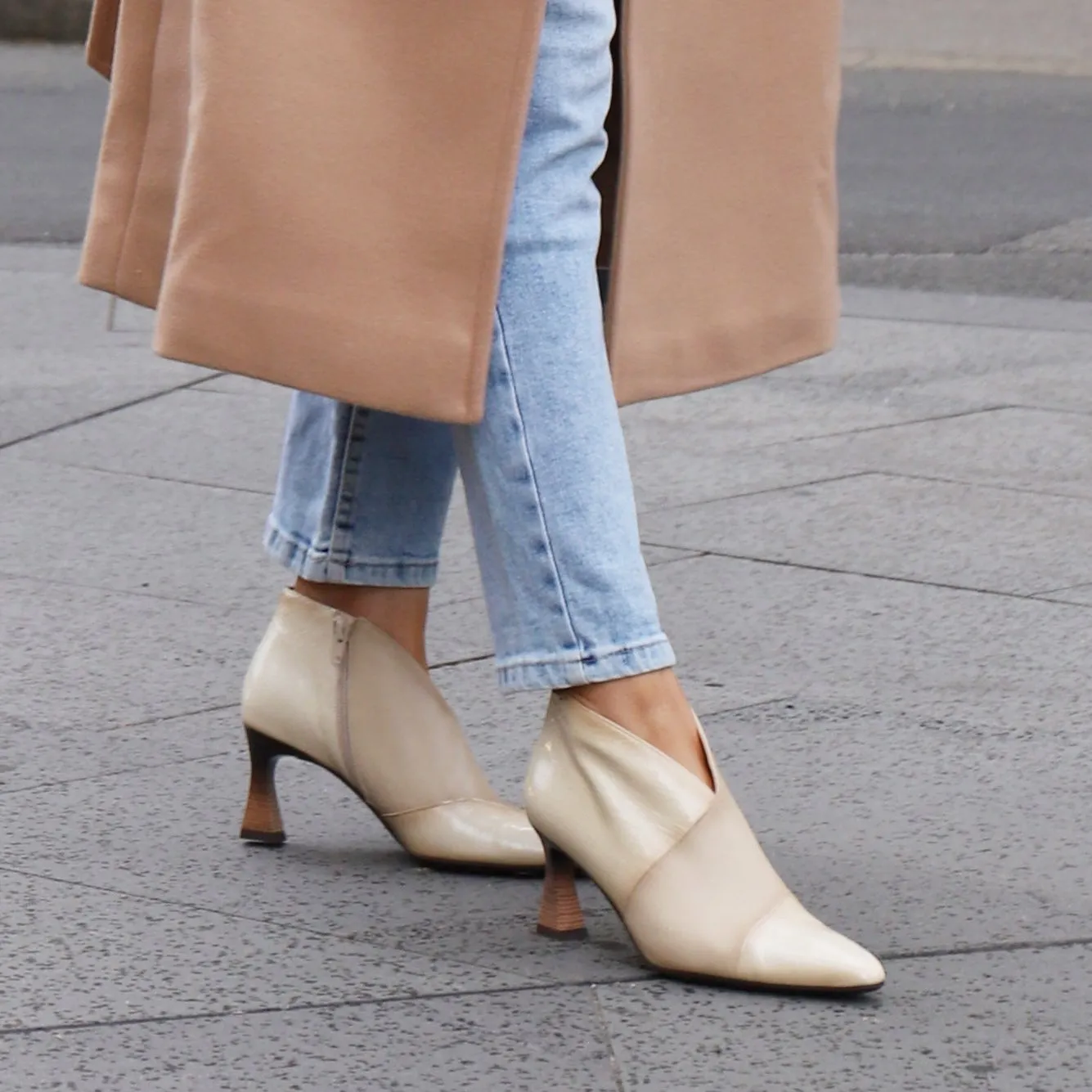 Rugged Built Mountain Climber SYLVESTER Bone Combo