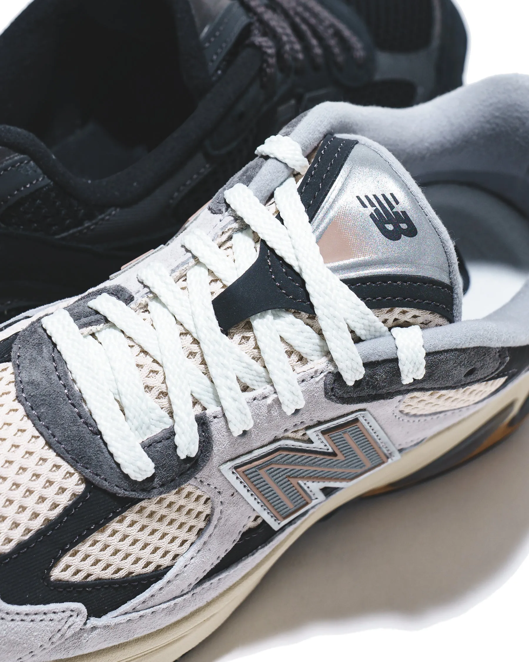 day running shoes improved circulation New Balance Unisex 2010 Brighton Grey Linen U2010TTO