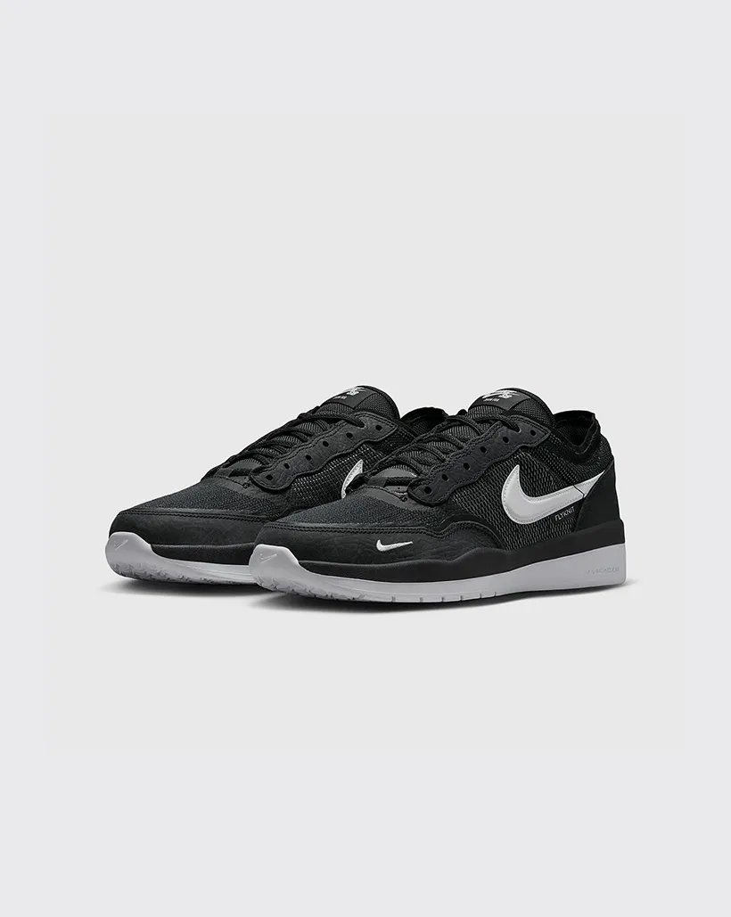 Adjustable   fit Nike SB PS8 Shoe - Black/White