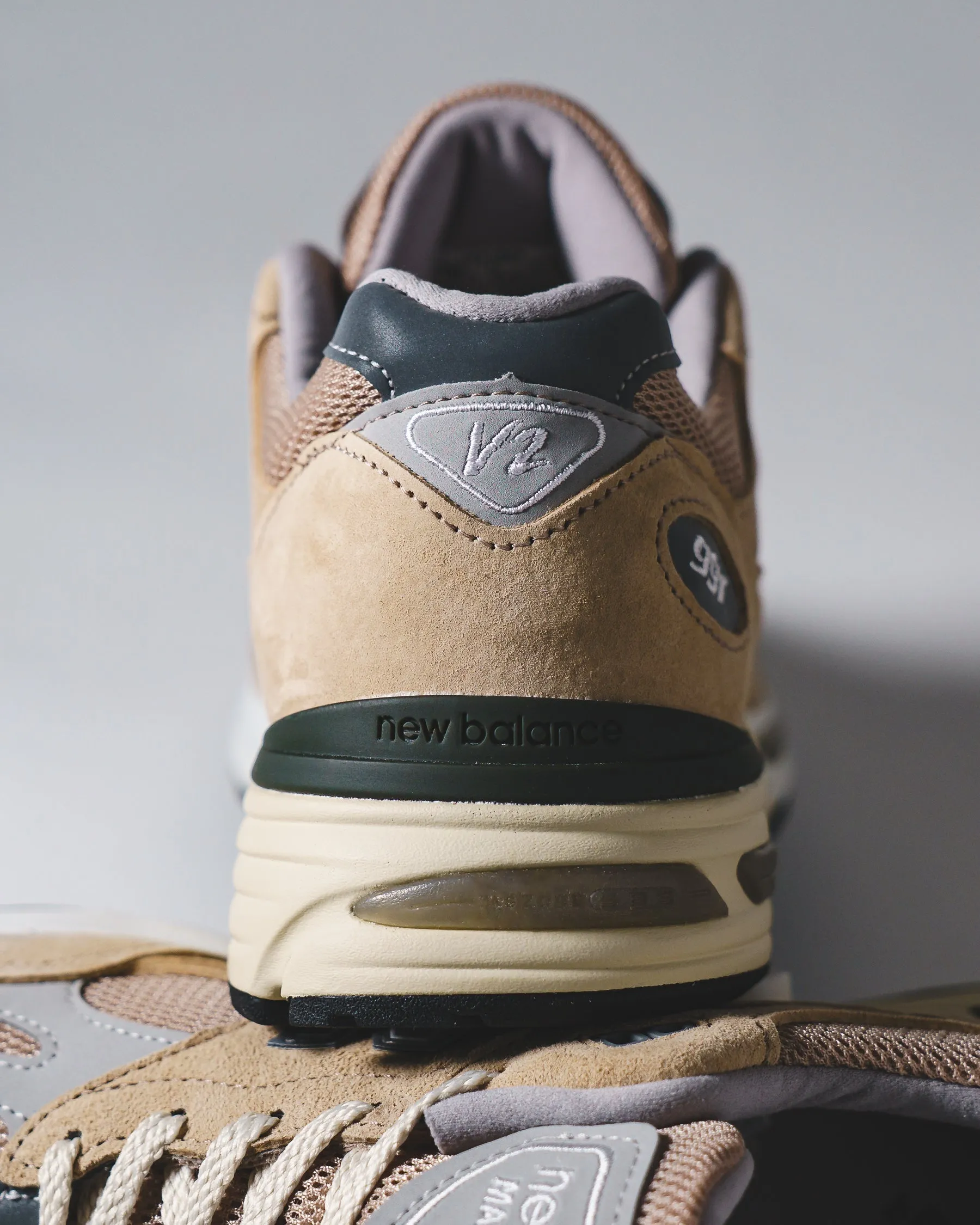 Grippy Sole New Balance Unisex Made in UK 991v2 Cuban Sand U991BE2