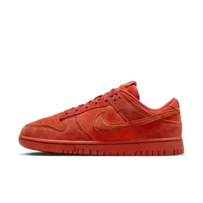 W Nike Dunk Low SE Guide Step