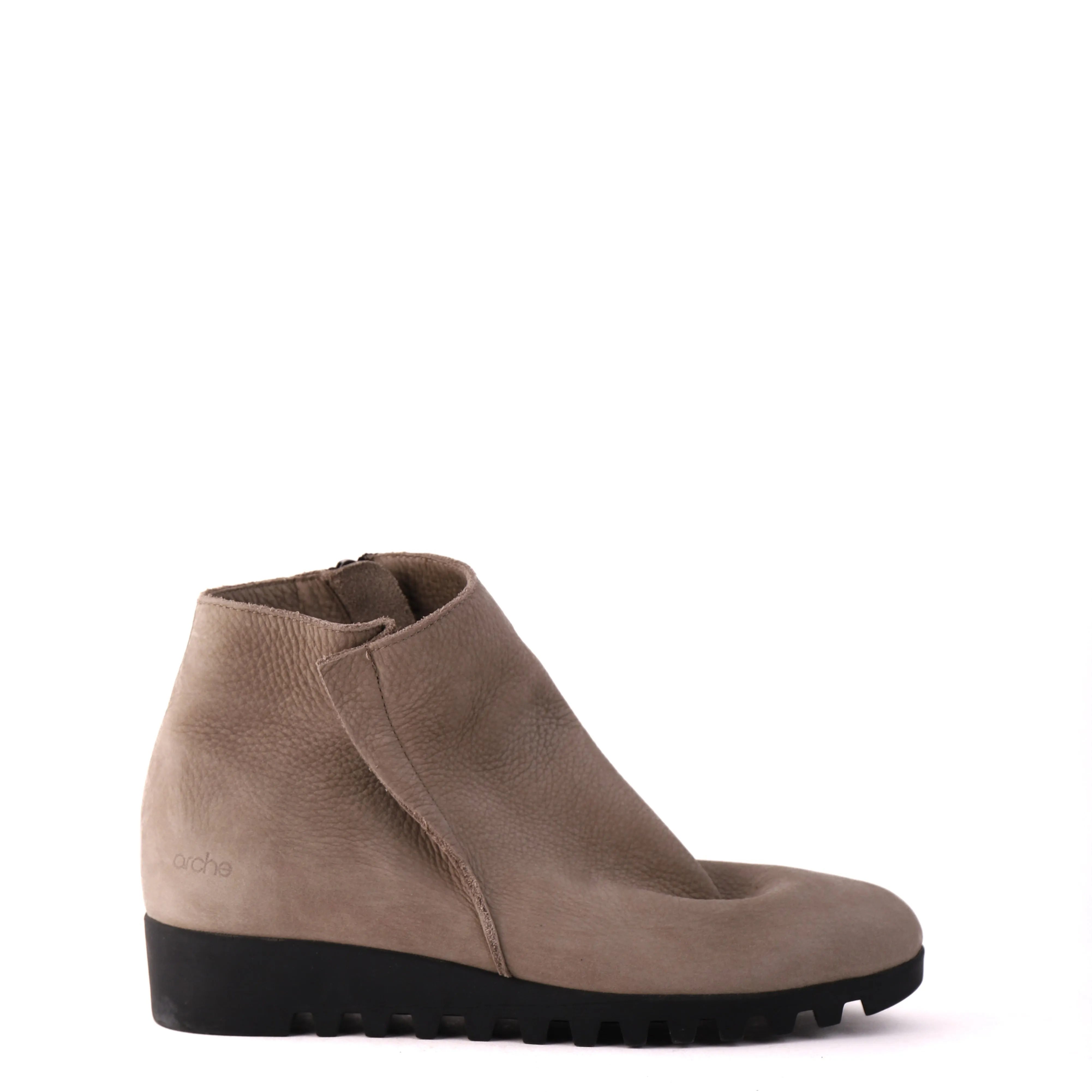 LOMHUS Taupe Nubuck foldable Subtle design