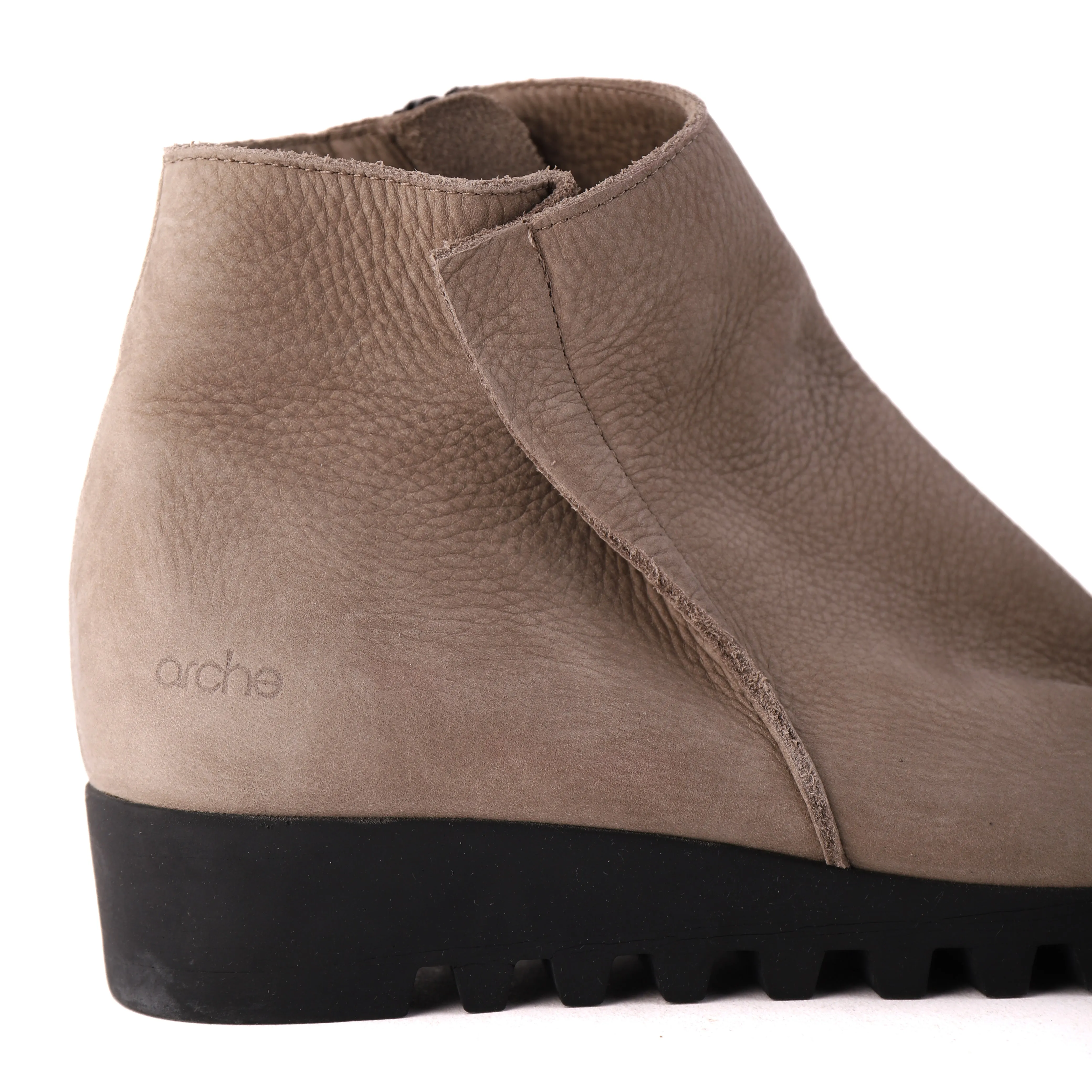 Low Profile Functional Minimalist Strap LOMHUS Taupe Nubuck