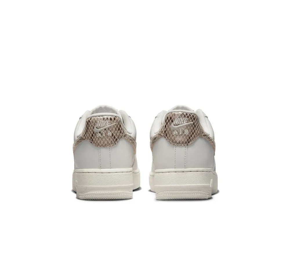 WOMEN'S AIR FORCE 1 '07 Plus Size Comfort Upper Material