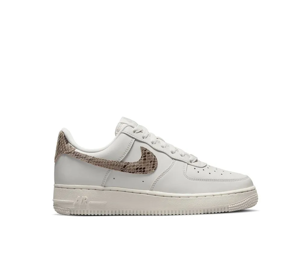 WOMEN'S AIR FORCE 1 '07 Slip   On Style Active Steps