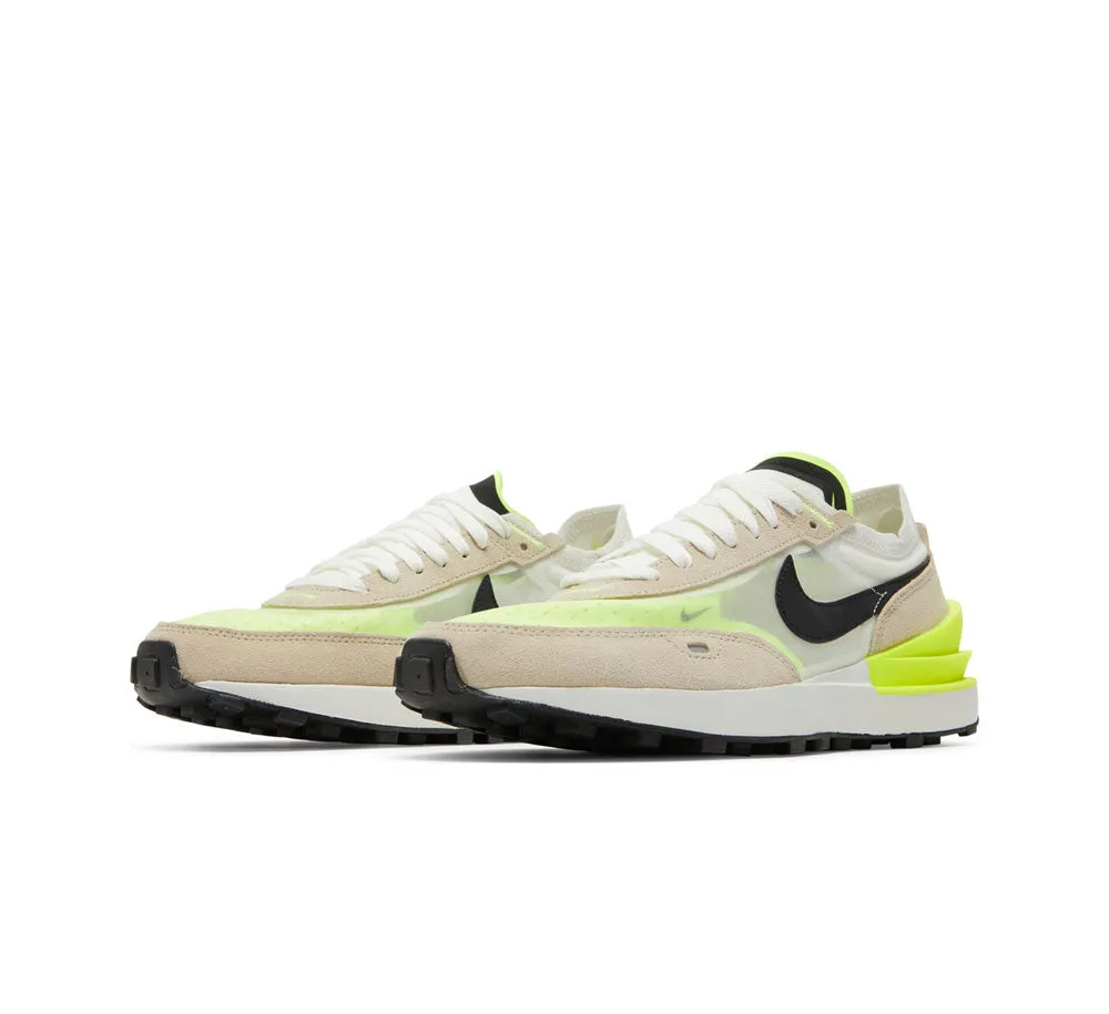 WOMEN'S NIKE WAFFLE ONE SoftInterior Square Toe Design
