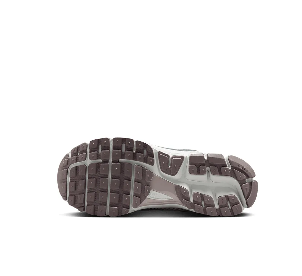 Womens Nike Zoom Vomero 5 Winter Cozy daily runner