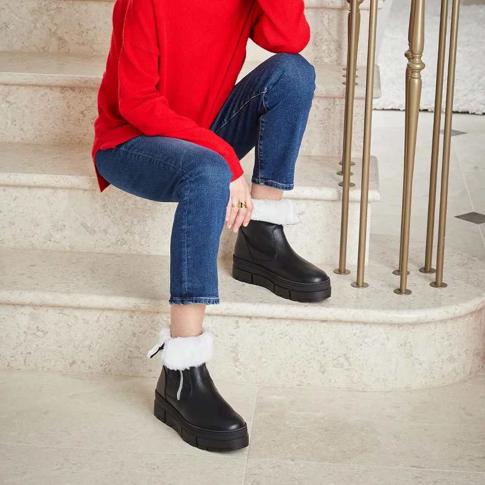 Wonder: Black Leather & Shearling Toe Guard Pull on