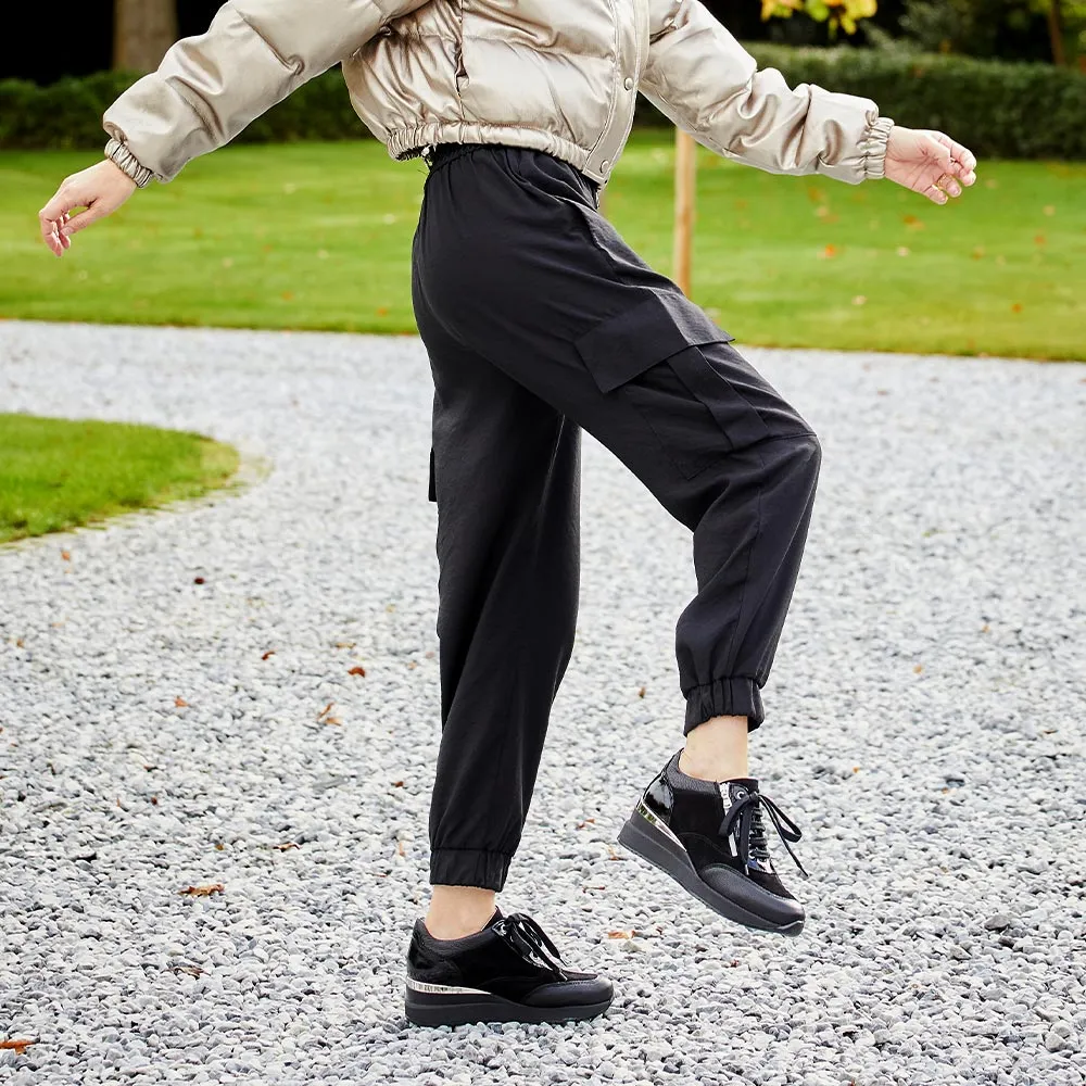 Timeless Form Comfort experience Electra: Black Leather & Suede